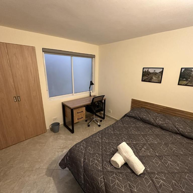 Central Medellín 3BR appartment awe-inspiring Jaguar Mural - Apartamento de 3 dormitorios - 6