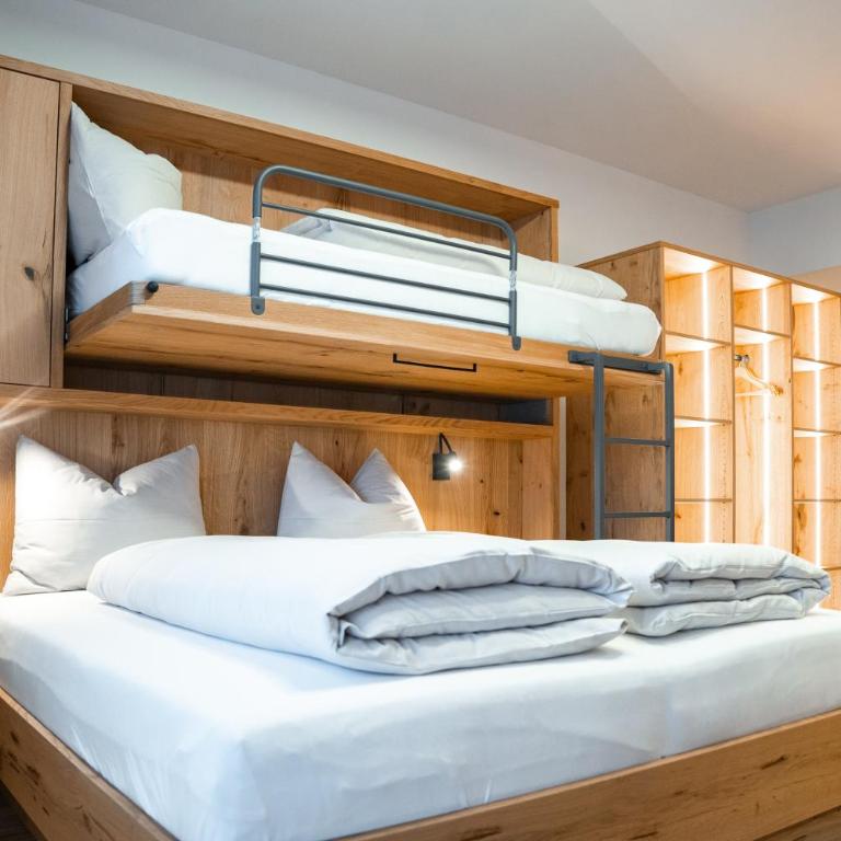 Moonlight Apartments - Studio - 5
