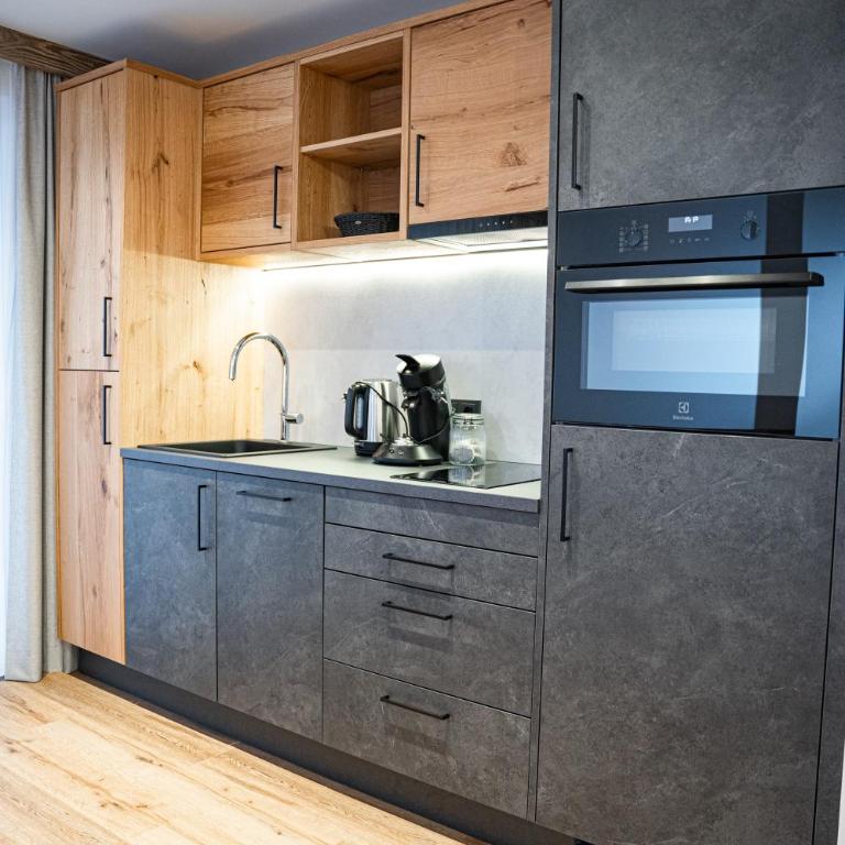 Moonlight Apartments - Studio - 3