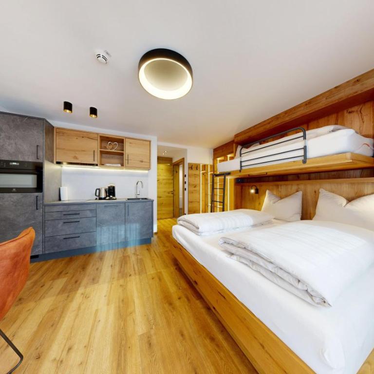 Moonlight Apartments - Studio - 6