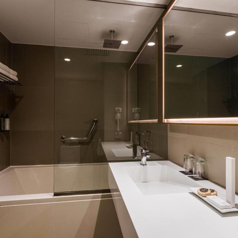 Dazzler by Wyndham Lima San Isidro - Suite con cama extragrande - No fumadores - 4