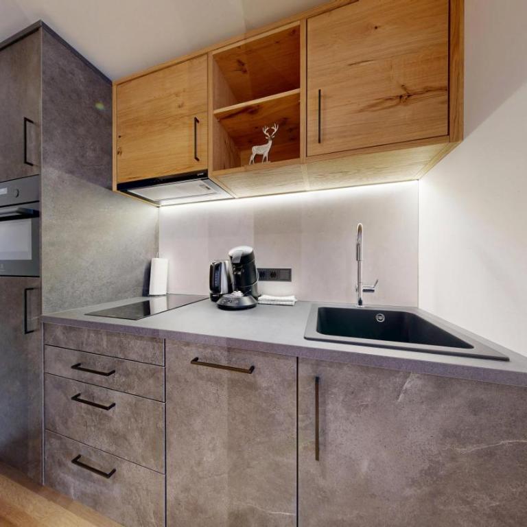 Moonlight Apartments - Studio - 3