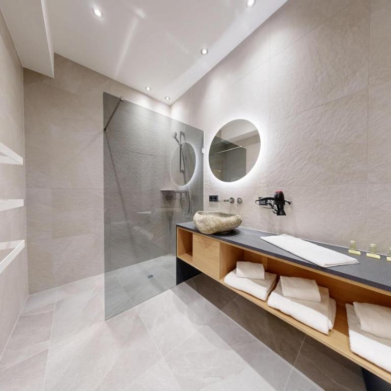 Moonlight Apartments - Studio - 6