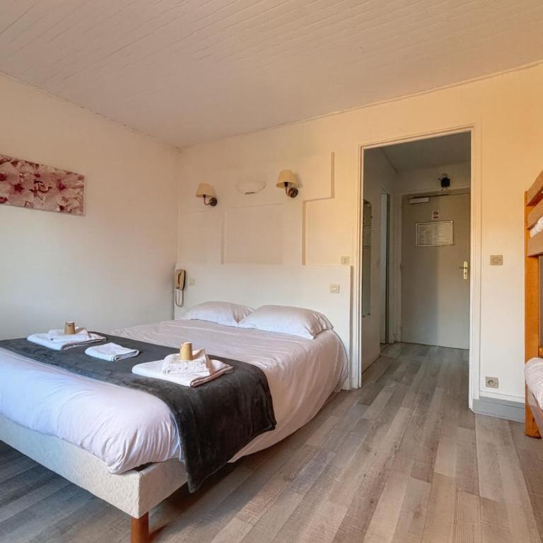 Logis Hôtels La Crémaillère - Chambre Familiale - 5
