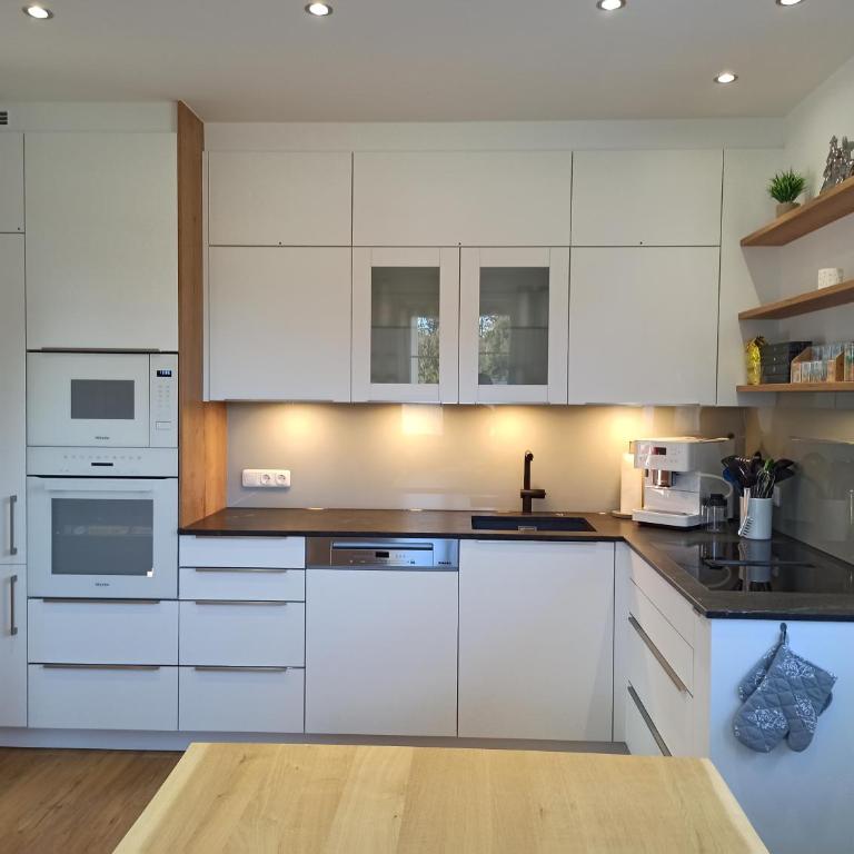 Appartementhaus Fink - Apartment mit Balkon und Whirlpool-Badewanne - 6