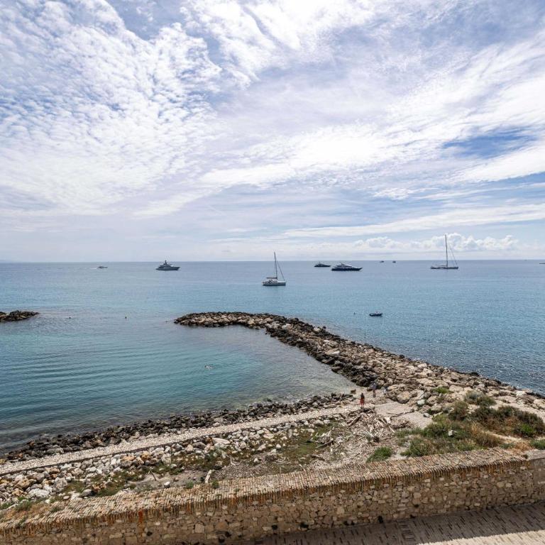 Magnificient 2 bedroom Flat sea view - Residence - Antibes Centre - Appartamento con 2 Camere da Letto - 2