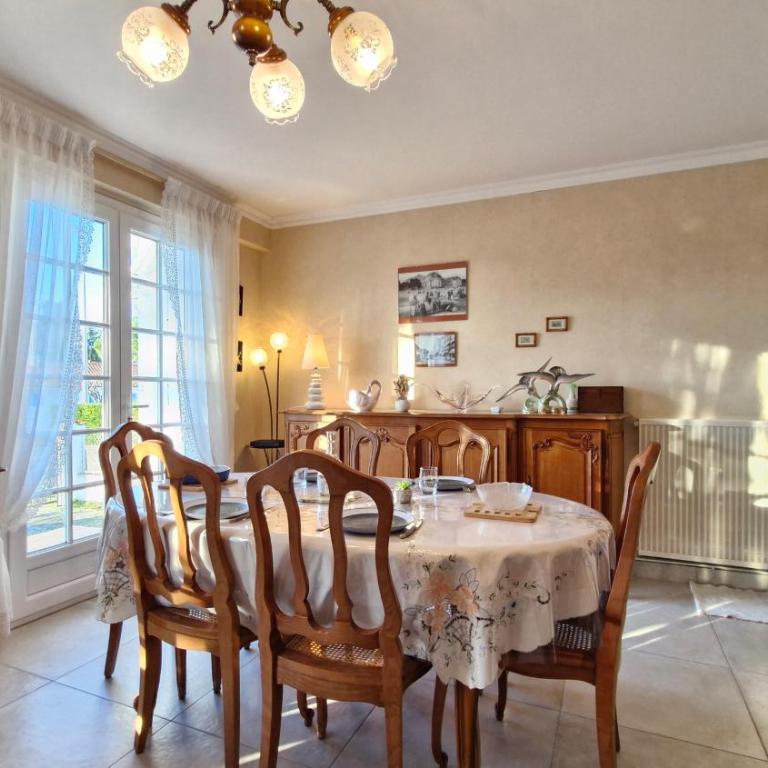 Royan - MAISON VINTAGE avec jardin clos – TOUT CONFORT et authenticité - Casa con 2 Camere da Letto - 3