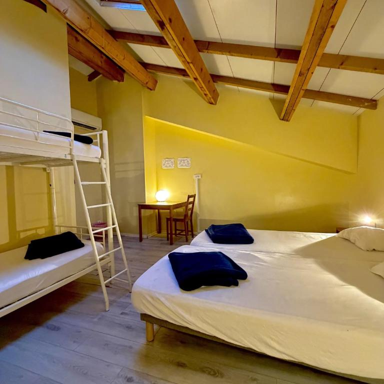 Vertigo Hostel - Lit dans Dortoir Mixte de 4 Lits - 1