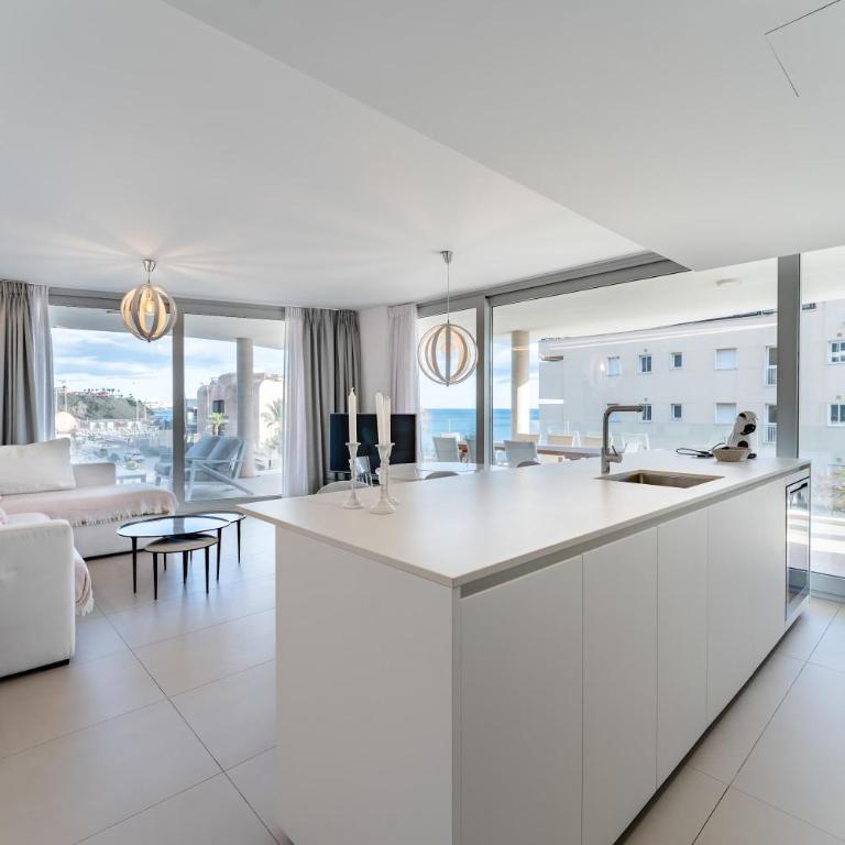 THE WAVE vistas al mar y parking privado by Sunny Residences - Apartamento - 1