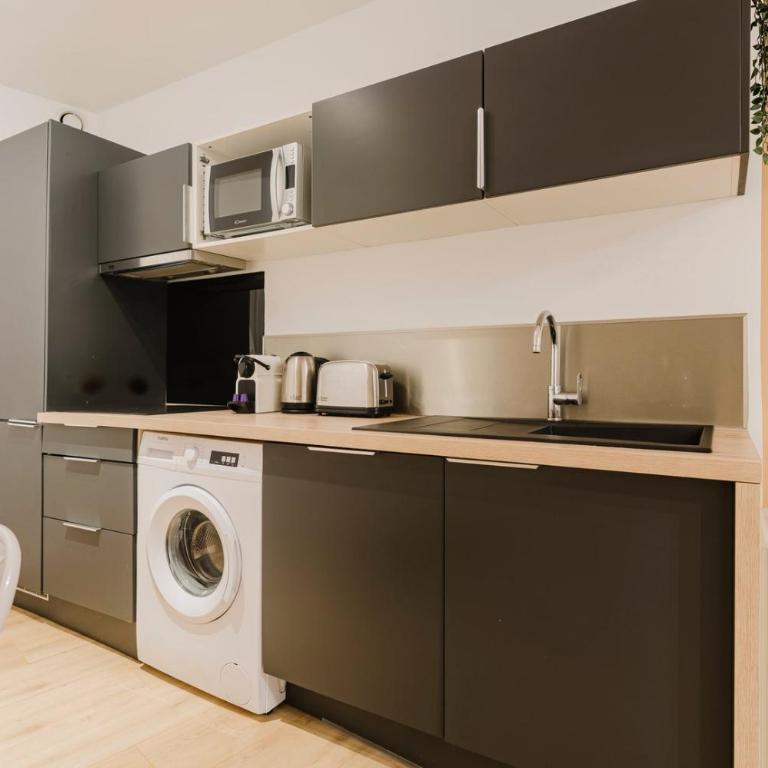 Lille Centre: 2bed 2bath apartment! - Apartment - 8