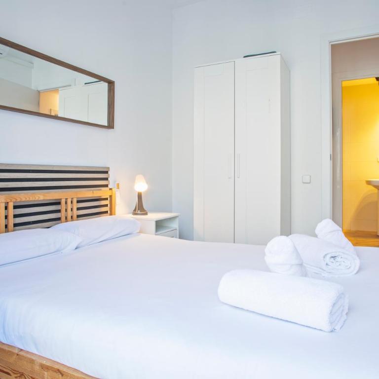 Heaven With a Garden at Las Ramblas - Three-Bedroom Apartment - 2