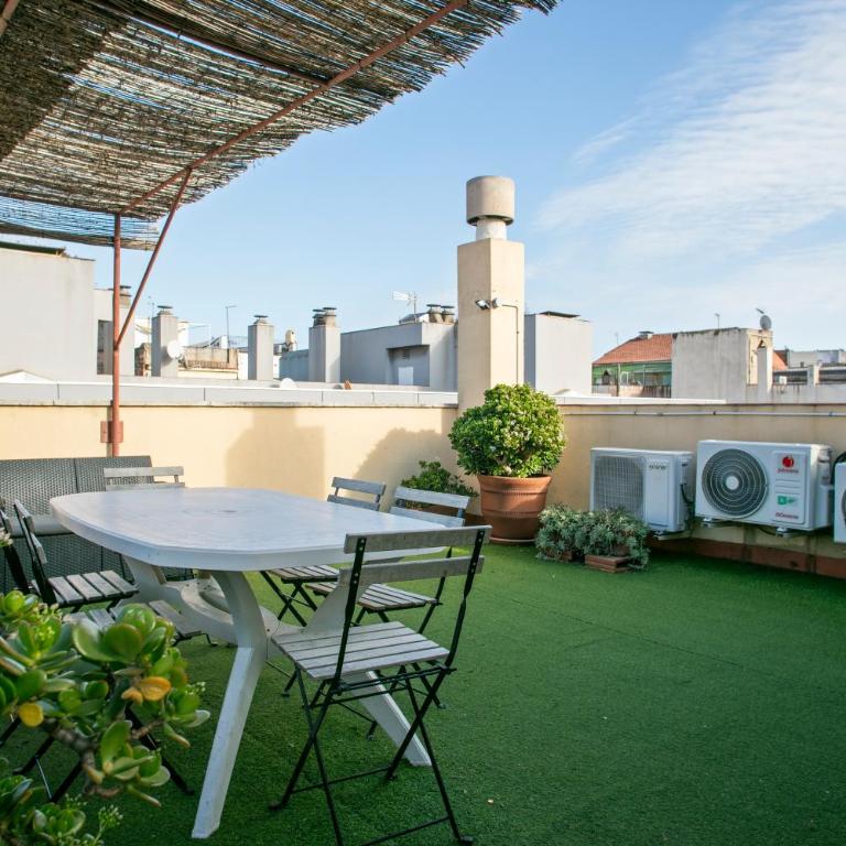 Heaven With a Garden at Las Ramblas - Three-Bedroom Apartment - 5