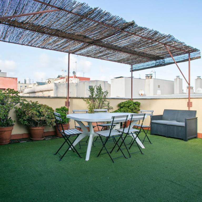 Heaven With a Garden at Las Ramblas - Three-Bedroom Apartment - 19