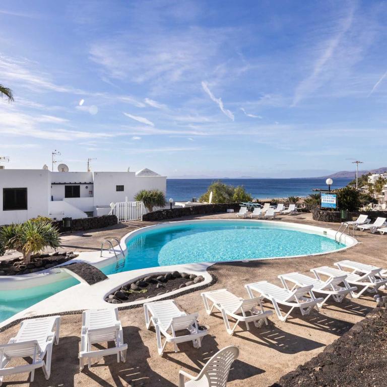 Tabaybas 7 Beachfront Pool Sea Views by Bayside - Apartment - 1