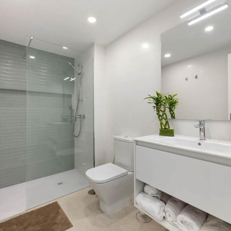 Tabaybas 7 Beachfront Pool Sea Views by Bayside - Apartment - 6