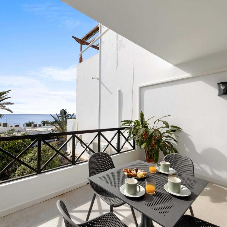 Tabaybas 7 Beachfront Pool Sea Views by Bayside - Apartment - 18