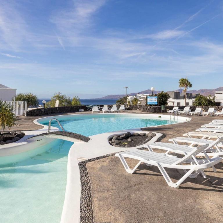 Tabaybas 7 Beachfront Pool Sea Views by Bayside - Apartment - 21