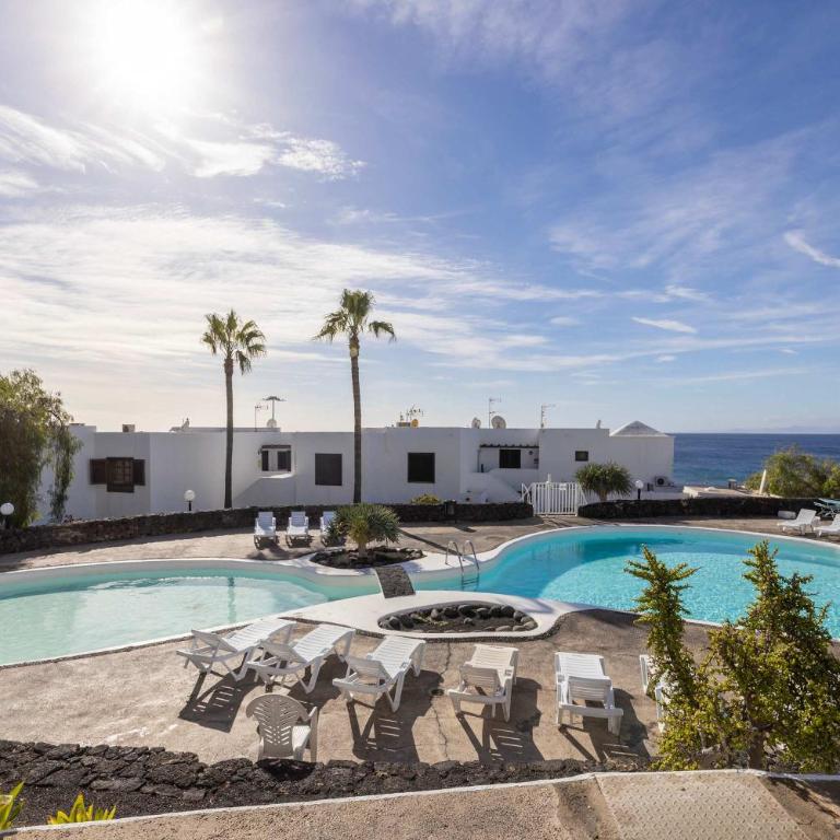 Tabaybas 7 Beachfront Pool Sea Views by Bayside - Apartment - 22