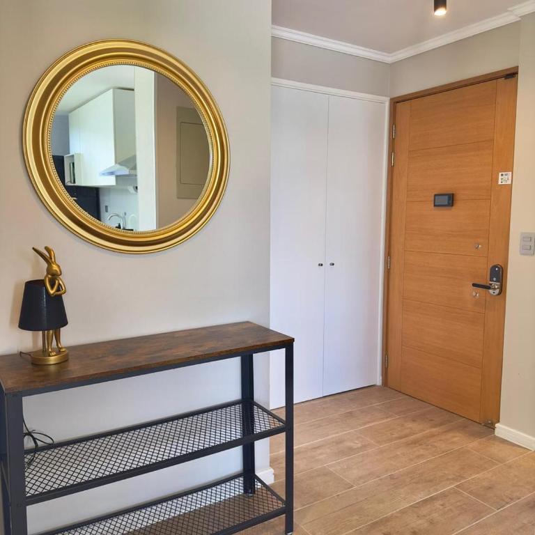 Pucón CENTRO, a pasos del Casino ENJOY, VISTA al VOLCÁN, Departamento NUEVO, Aire Acondicionado, Camas y Plumones ROSEN, 2 Dorm, 2 Baños, 1 Estacionamiento Subterráneo, Terraza, Wifi Alta Velocidad, Ascensor, a pasos de la PLAYA y el LAGO - Two-Bedroom Apartment - 22