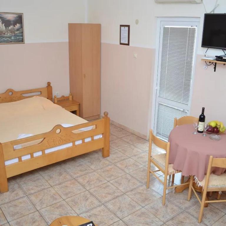 Apartmani Šaltić - Studio s King-sajz Krevetom i Sofom na Izvlačenje - 3