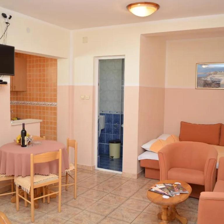 Apartmani Šaltić - Studio s King-sajz Krevetom i Sofom na Izvlačenje - 5