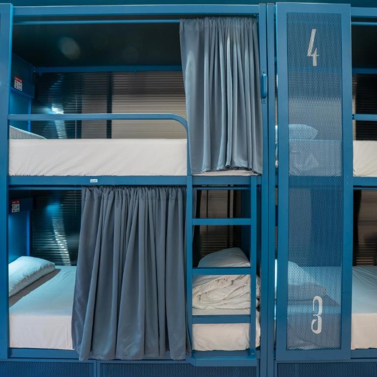 Malacuna Barcelona - Bed in 6 Beds Room with Shared Bathroom - 6