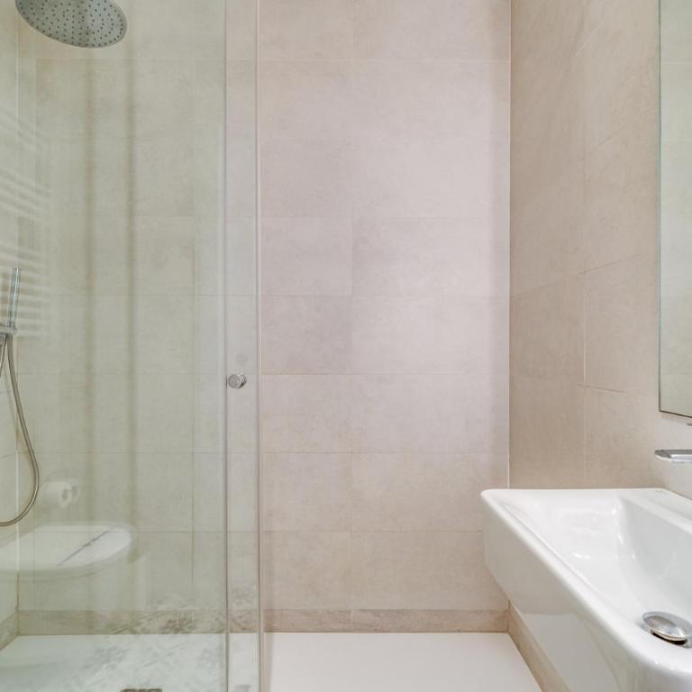 Guest Ready - Modern apartment by Barcelona Port - One-Bedroom Apartment - 13