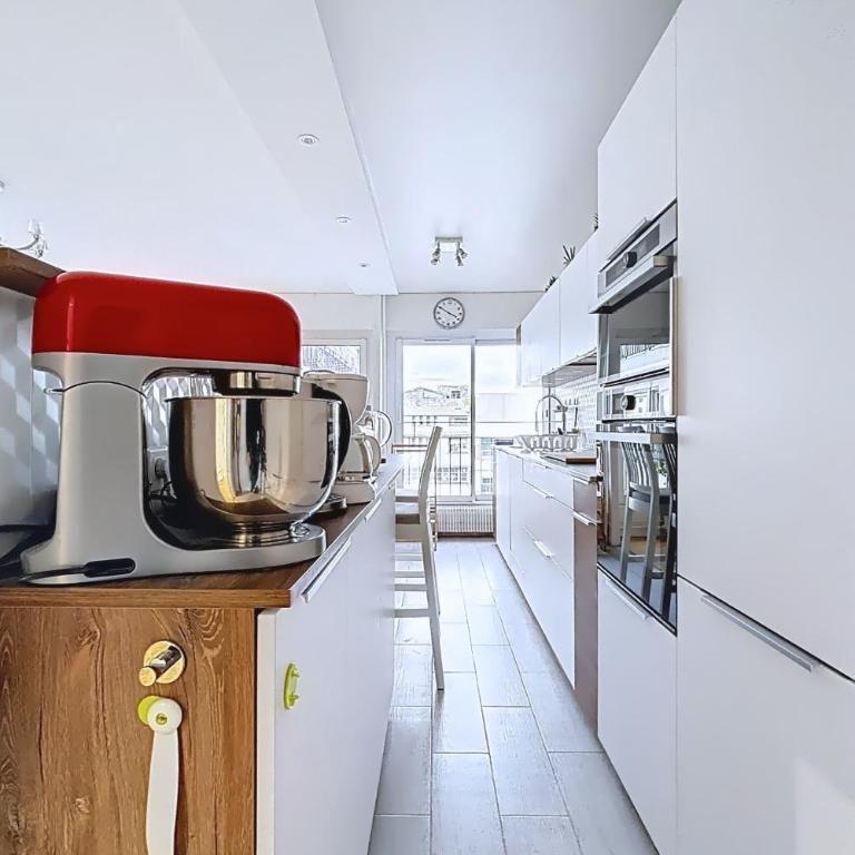 Bright family apartment near Nation - Apartment - 11