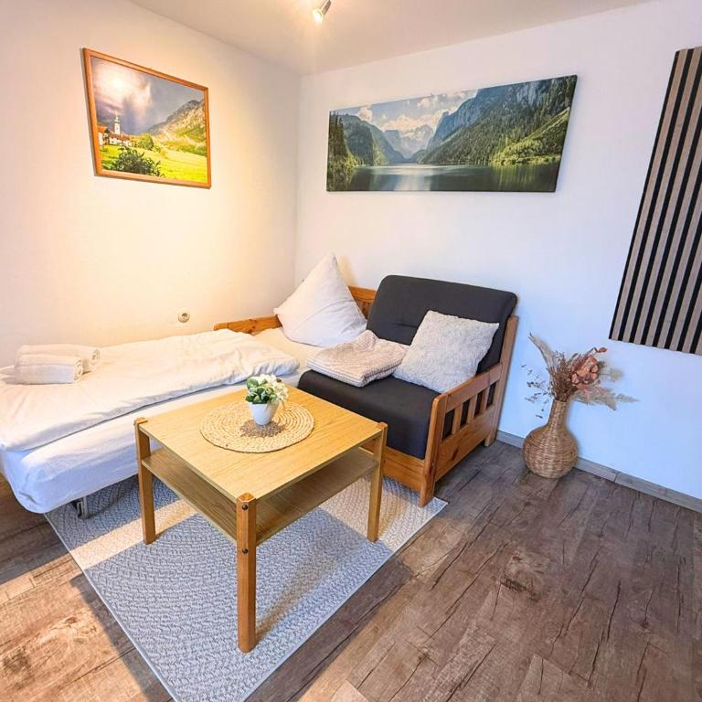 Haus Hindelang - 2 FeWos mit Zugspitzblick, inkl Königscard, gratis Parken & WLAN, Self Check-In, 5 Minuten ins Zentrum - Apartment mit Terrasse - 17