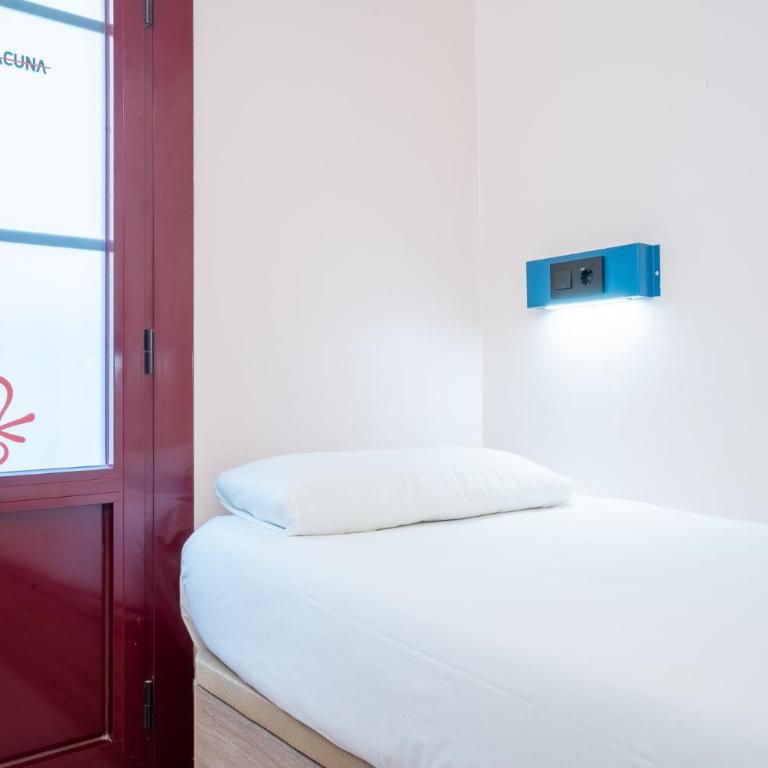 Malacuna Barcelona - Private Room with 5 Beds and Shared Bathroom - 1