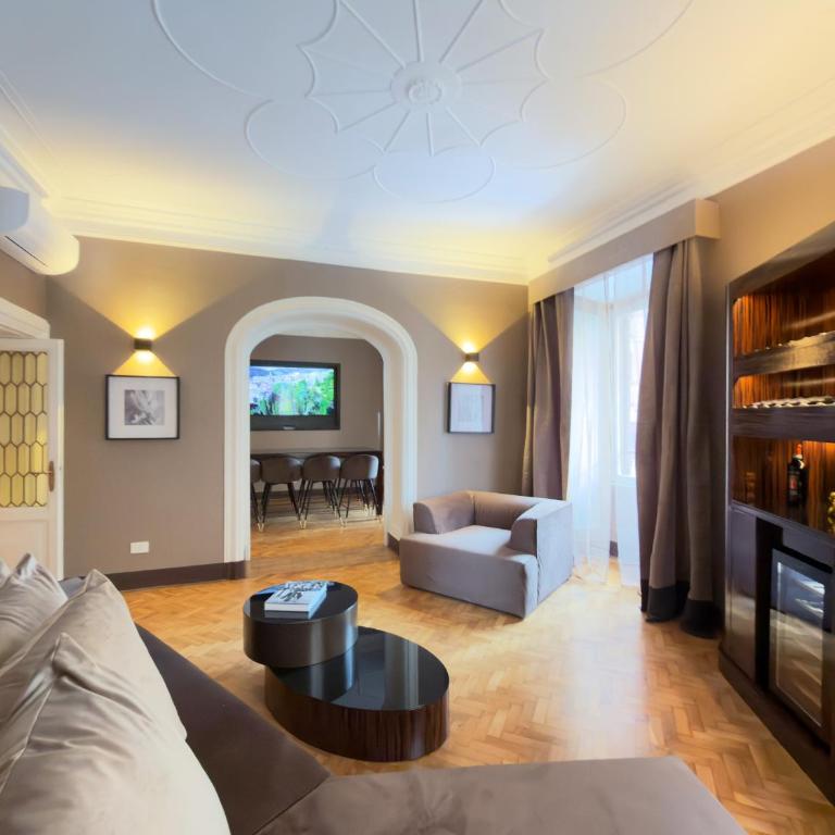 Easydomus Rome - Six-Bedroom Apartment - Address: Lungotevere dei Mellini 39 - 1