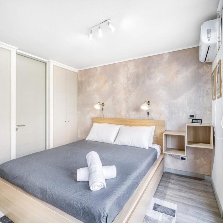 Central Isabel I - Modern apartment Pool, AC & Wifi - One-Bedroom Apartment - 2
