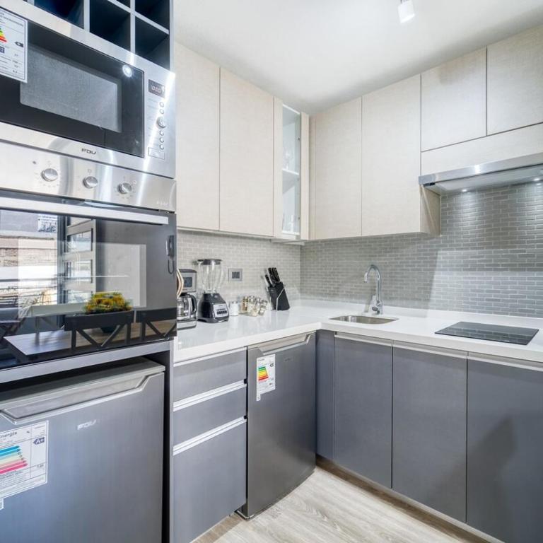 Central Isabel I - Modern apartment Pool, AC & Wifi - One-Bedroom Apartment - 3