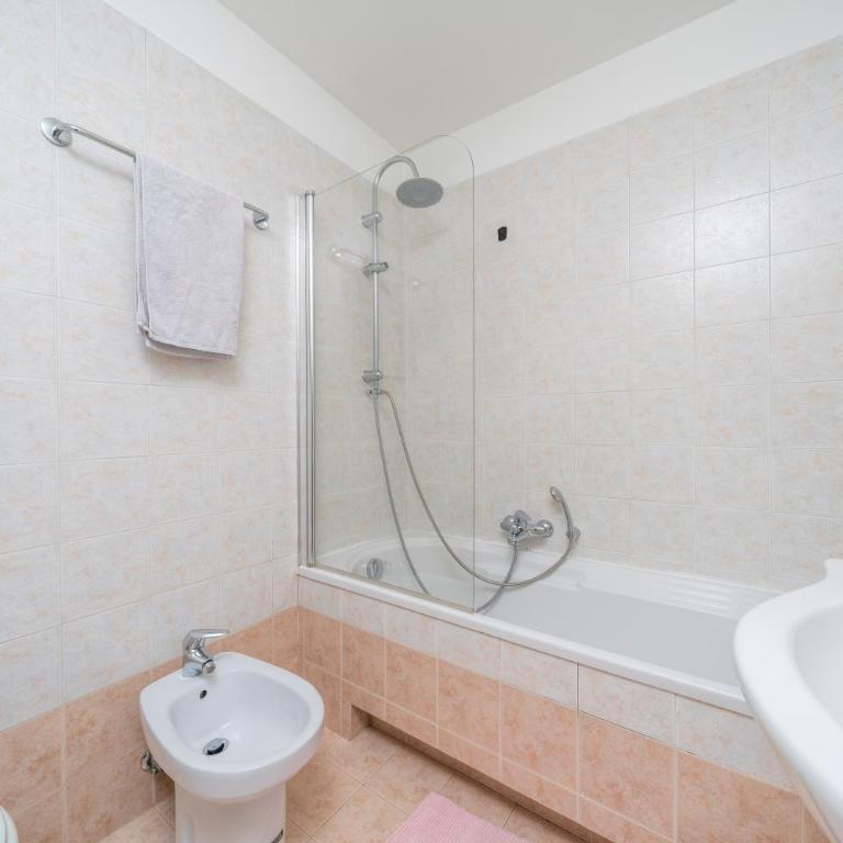 GuestHost - Cozy Stay Steps From the Center - Appartamento con 1 Camera da Letto - 18