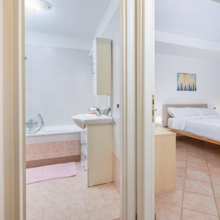 GuestHost - Cozy Stay Steps From the Center - Appartamento con 1 Camera da Letto - 16