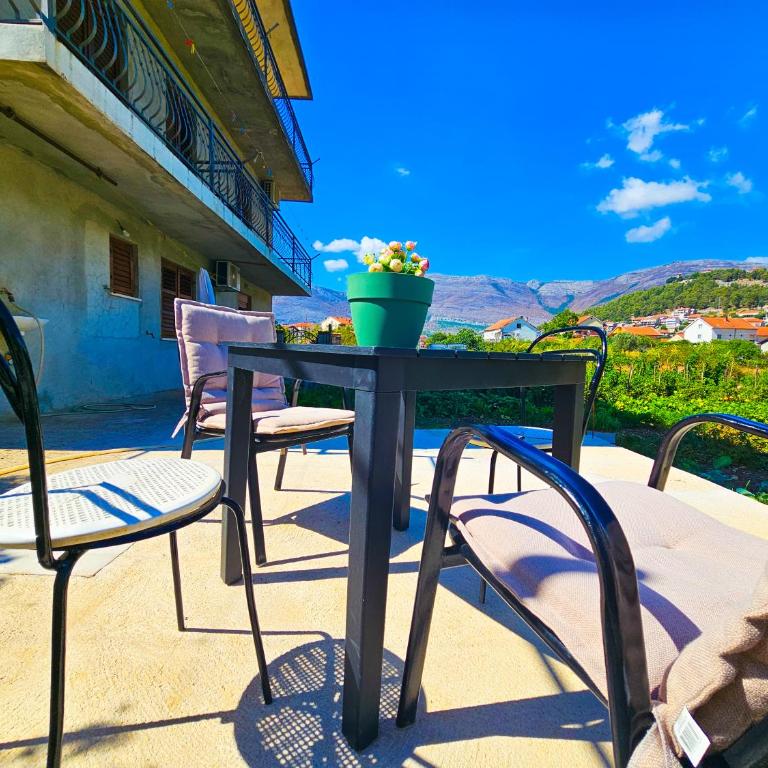 Debeli lad - Apartman sa 1 Spavaćom Sobom i Pogledom na Vrt - 1