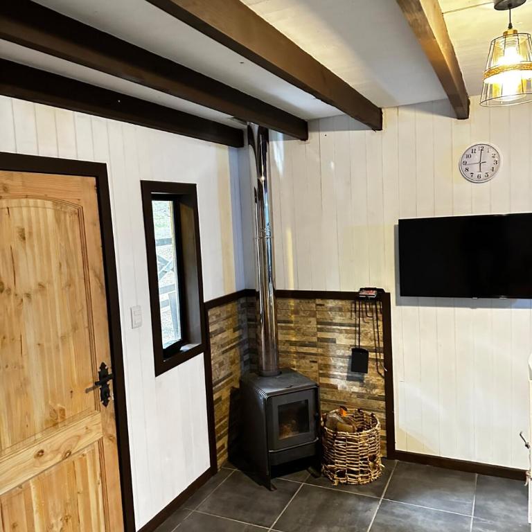 Bosque nativo a 10 min Termas Geométricas y Playa - Two-Bedroom House - 17