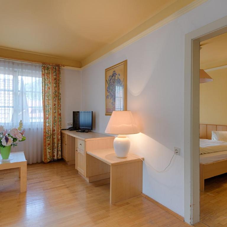 Hotel Post - Familienzimmer (2 Erwachsene + 2 Kinder) - 4