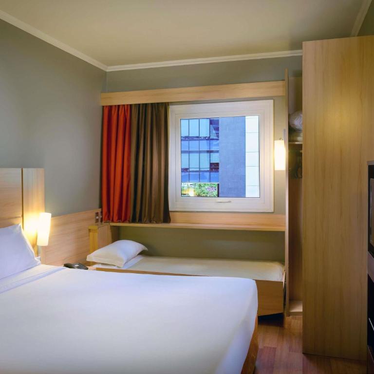ibis Santiago Providencia - Habitación con cama grande y cama supletoria - 2