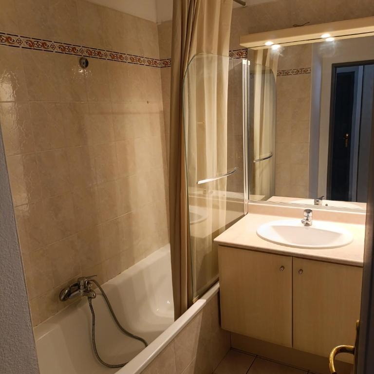 St Aygulf - Appartement 6 personnes - Les calanques du parc - Apartment mit 1 Schlafzimmer - 11