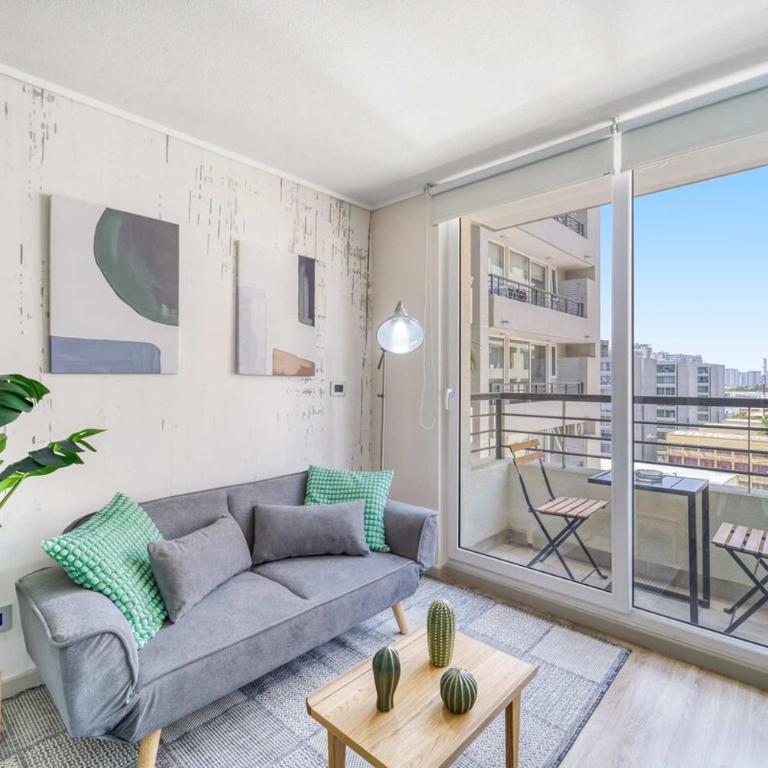 Central Isabel II with Pool, Wifi & AC near Metro Santa Isabel - One-Bedroom Apartment - 4