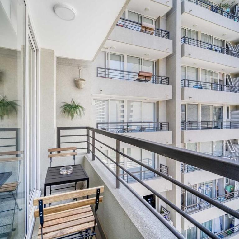 Central Isabel II with Pool, Wifi & AC near Metro Santa Isabel - One-Bedroom Apartment - 14