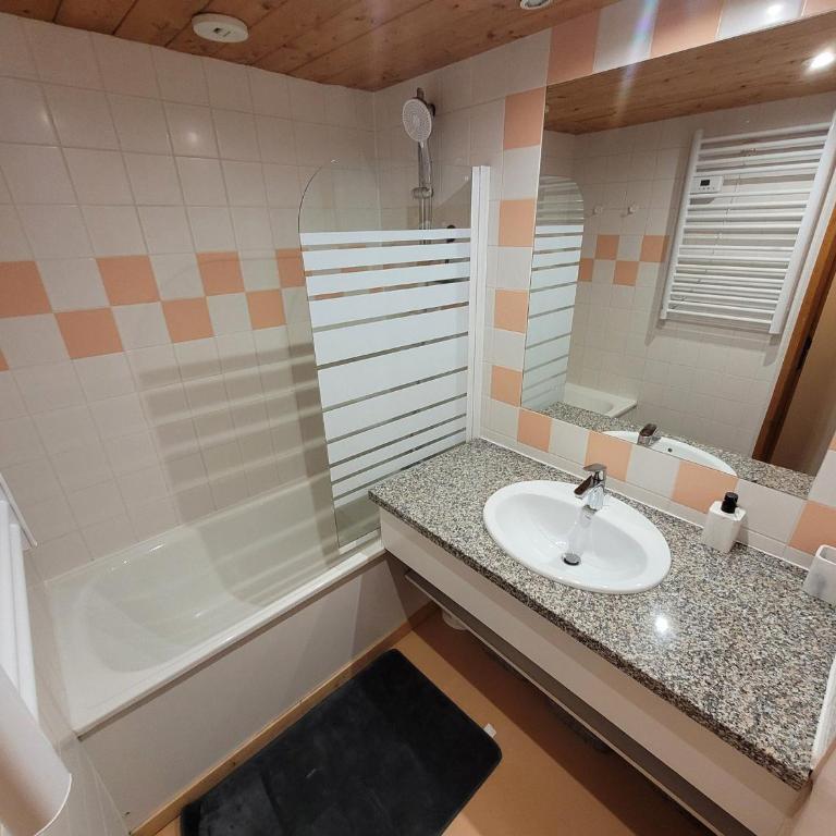 Studio confort rénové pour 4 personnes, skis aux pieds - FR-1-181-2574 - Studio - 10
