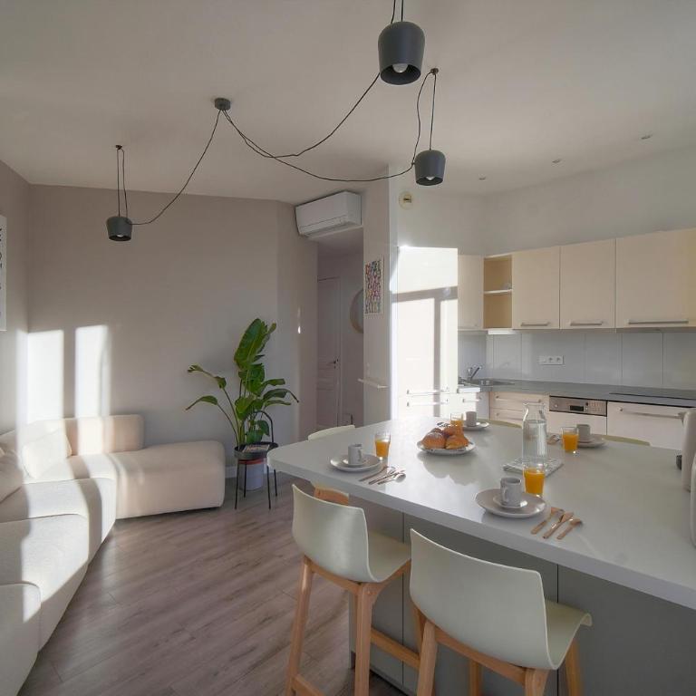 Lumineux 2 Chambres-BALCON-Stanislas Chic A2B264 - Appartement 2 Chambres - 2