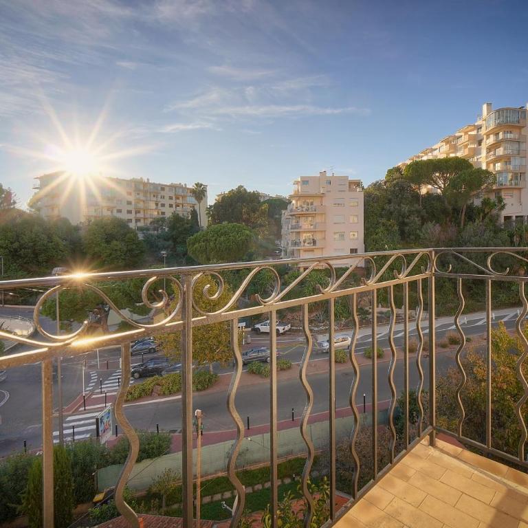 Lumineux 2 Chambres-BALCON-Stanislas Chic A2B264 - Appartement 2 Chambres - 9