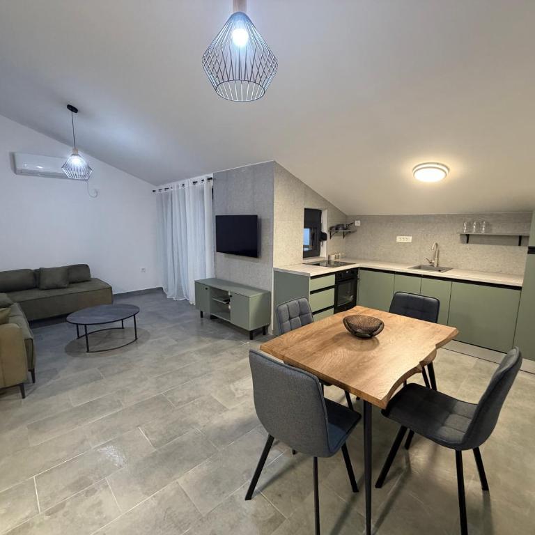 Apartments Svetlana, Igalo - One-bedroom Loft Apartment - 9