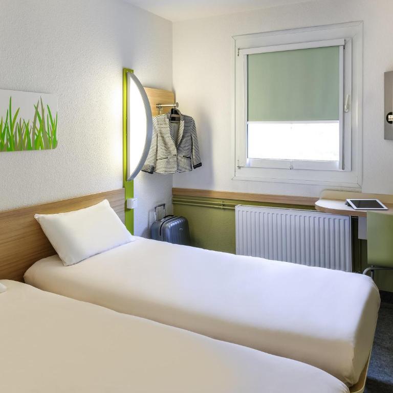 IBIS BUDGET Biarritz - Anglet - Chambre Triple avec 1 Lit Double et 1 Lit Superposé - 8