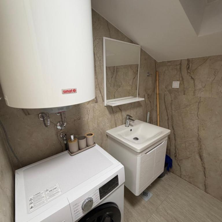 Apartments Svetlana, Igalo - Two-Bedroom Apartment with Terrace - 9