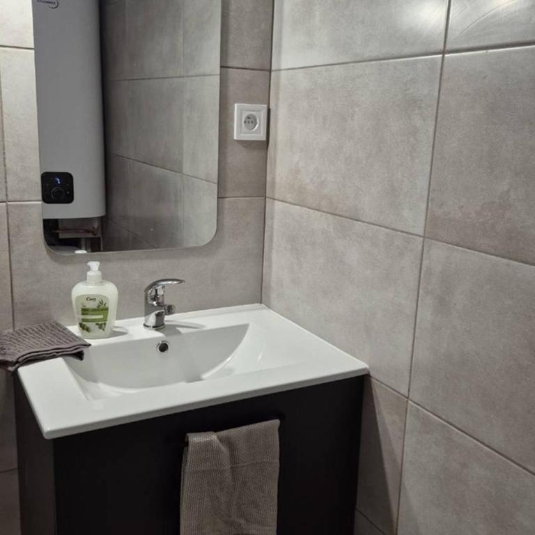 Studio cosy 17m², proche télécabine, 2/4 pers, parking - FR-1-234-351 - Studio - 10