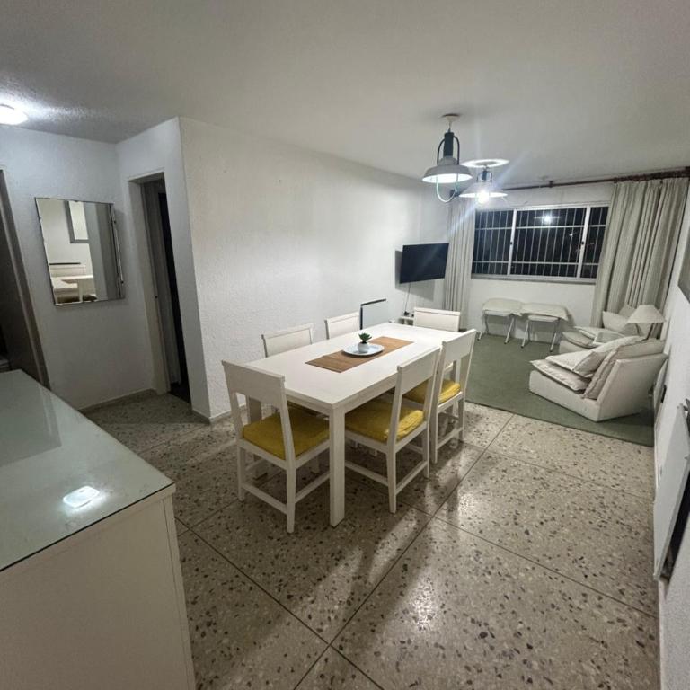 3 dormitorios a metros de Gorlero! Garage y 2,5 baños - Three-Bedroom Apartment - 21